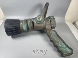 Buse de tuyau d’incendie militaire américaine vintage en laiton 1,5 NPSH NSN 4210-00-465-1906 RARE