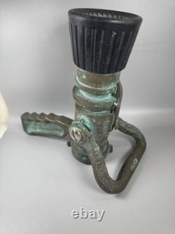 Buse de tuyau d’incendie militaire américaine vintage en laiton 1,5 NPSH NSN 4210-00-465-1906 RARE
