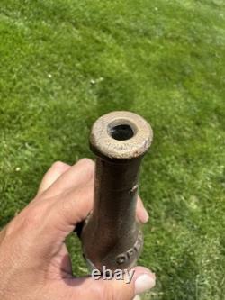 Buse en laiton de pompier antique Pyrene haute pression extincteur vintage Newark