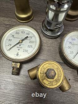 Ensemble de matériel de lutte contre l'incendie vintage