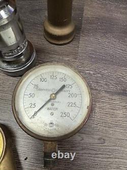 Ensemble de matériel de lutte contre l'incendie vintage