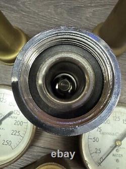 Ensemble de matériel de lutte contre l'incendie vintage