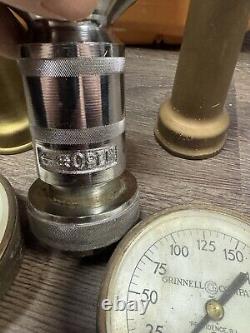 Ensemble de matériel de lutte contre l'incendie vintage