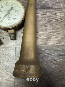 Ensemble de matériel de lutte contre l'incendie vintage