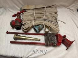 Ensemble vintage de robinet-vanne en laiton pour tuyau d’incendie avec buse et appareil de pliage de tuyau