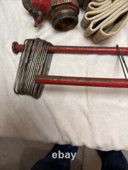 Ensemble vintage de robinet-vanne en laiton pour tuyau d’incendie avec buse et appareil de pliage de tuyau