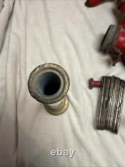 Ensemble vintage de robinet-vanne en laiton pour tuyau d’incendie avec buse et appareil de pliage de tuyau