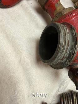 Ensemble vintage de robinet-vanne en laiton pour tuyau d’incendie avec buse et appareil de pliage de tuyau
