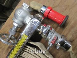 Étagère à tuyaux de pompier Allenco vintage, clé, vannes en laiton et cabinet mural