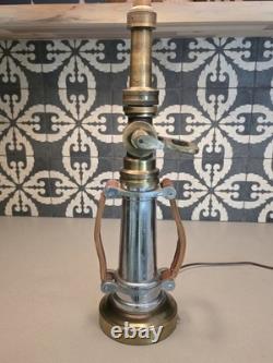 Lampe de table industrielle vintage steampunk en laiton et chrome, rare, avec buse de tuyau d'incendie