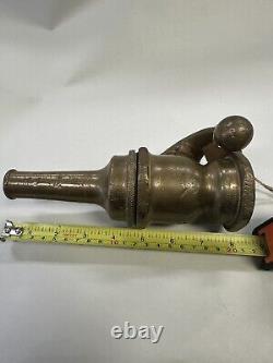 MFD par AJ Morse and Son Inc. Buse de tuyau d'incendie en laiton pour pompier. Extrêmement rare