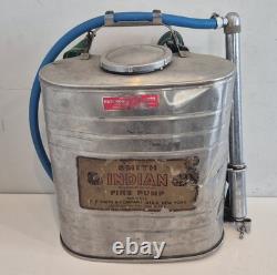 Pompe à incendie indienne D. B. Smith vintage des années 1960, 5 gallons avec tuyau et buse, Utica NY