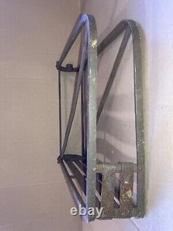 Porte-tuyau d'incendie de la société W & K, breveté en avril 1906.