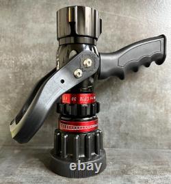 Protek 366, Pistolet à poignée en S pour le débit sélectif de 1 1/2 NST pour les tuyaux d'incendie structurels