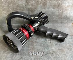 Protek 366, Pistolet à poignée en S pour le débit sélectif de 1 1/2 NST pour les tuyaux d'incendie structurels
