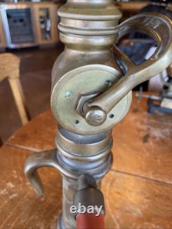 SUPERBE Buse de Tuyau d'Incendie en Laiton Massif Ancienne Vintage (CHEF) RARE - Fabriqué aux États-Unis