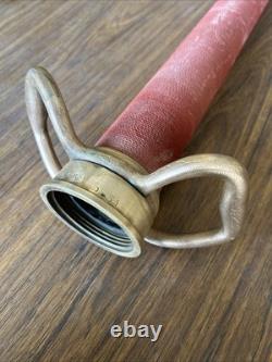 Tube à feu en laiton Vintage Underwriters avec poignée tournante et buse 30. Powhatan