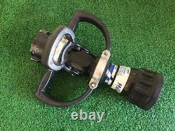 Tuyau d'incendie TFT avec buse de poignée latérale Bale 95-300 GPM à 100 PSI 2.5 NH #6