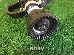 Tuyau d'incendie TFT avec buse de poignée latérale Bale 95-300 GPM à 100 PSI 2.5 NH #6