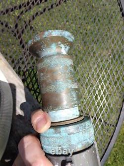 Tuyau d'incendie vintage WD Allen Co. de 75 pieds et buse en laiton
