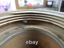 Tuyau de décharge Formateur de flux Camion de pompier vintage Tuyau de pompier