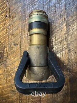 VTG AKRON 1.50 Style 3015 Buse de Tuyau d'Incendie en Laiton Massif 8 95 GPM 100 PSI Rétro