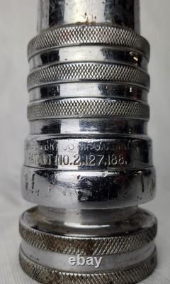 Vieux embout de tuyau de pompier Akron Brass 5,5, équipement de lutte contre l'incendie