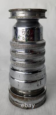 Vintage 5.5 Akron Brass Fire Fighter Hose Nozzle Fighting Equipment<br/>


 <br/>
Ancienne buse de tuyau d'incendie Akron Brass 5.5 équipement de lutte contre les incendies