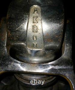 Vintage Akron Brass Mfg Co. Inc. Buse Incendie 1949 Deux Mains/poignées Noires