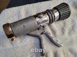 Vintage et RARE ! Buse de pompier Elkhart, 95 GPM, poignée pistolet, 20266 SFL-GT-95, 7lbs