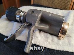 Vintage et RARE ! Buse de pompier Elkhart, 95 GPM, poignée pistolet, 20266 SFL-GT-95, 7lbs