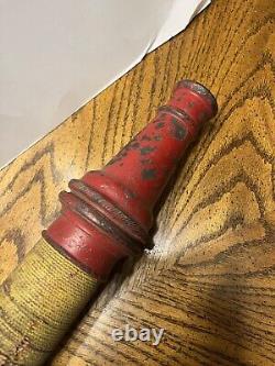 Vtg Antique Fabriqué aux États-Unis Buse de tuyau d'incendie en laiton massif rouge long