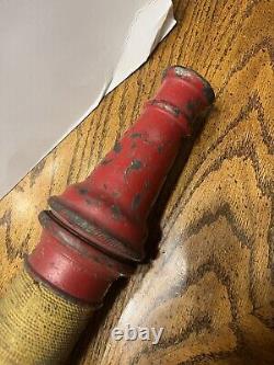 Vtg Antique Fabriqué aux États-Unis Buse de tuyau d'incendie en laiton massif rouge long